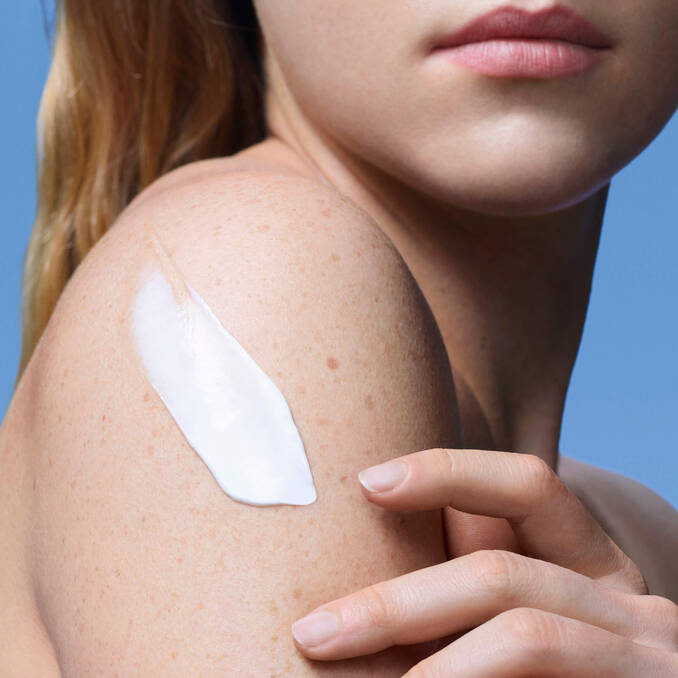 La Roche-Posay Lipikar Lait AP+ Moisturiser For Dry & Sensitive Skin 400ml